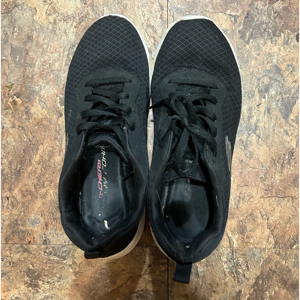 Sketchers memory foam sneakers